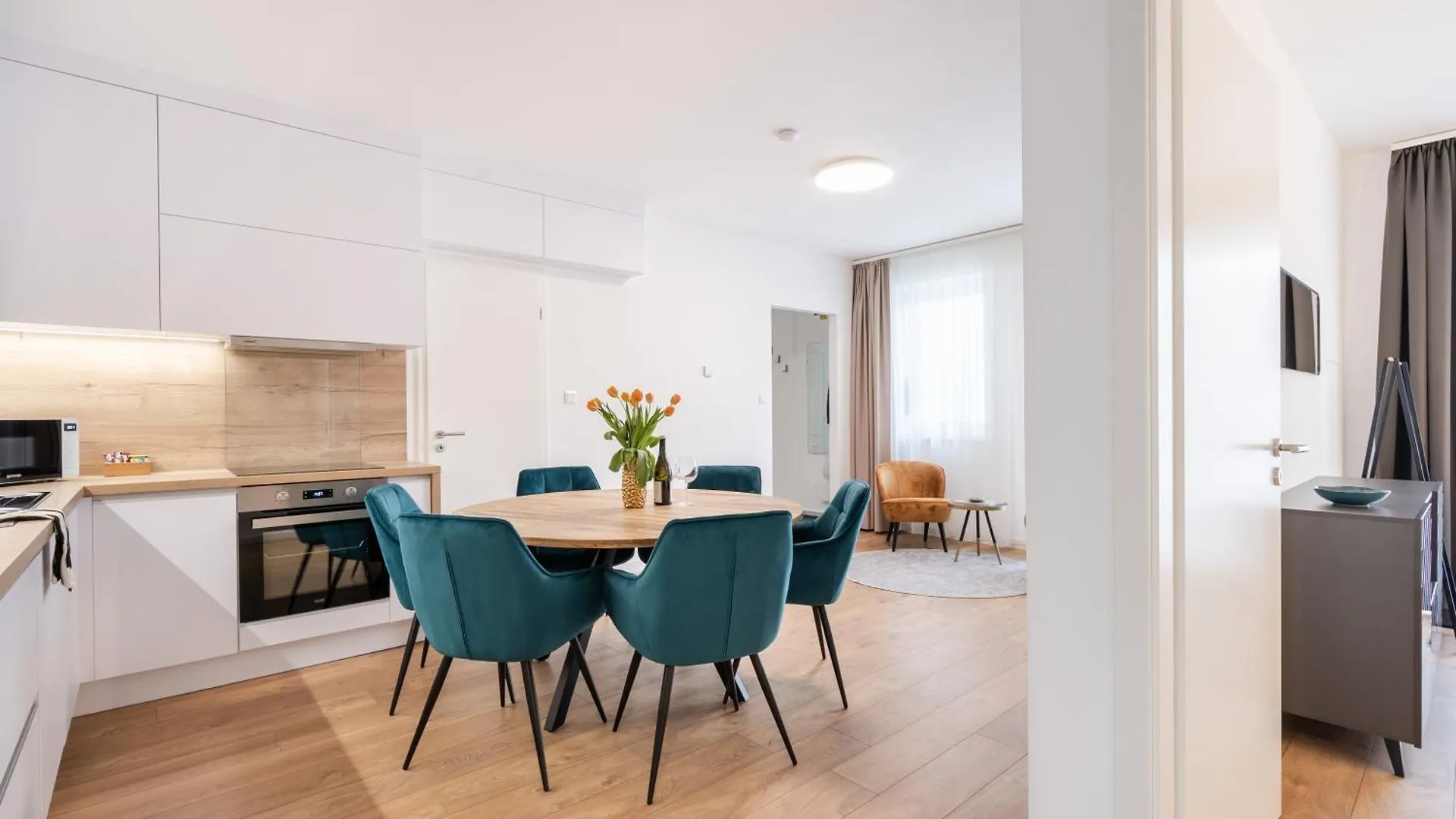 The Rose Garden Apartments Pot- Parking بودابست 0*,