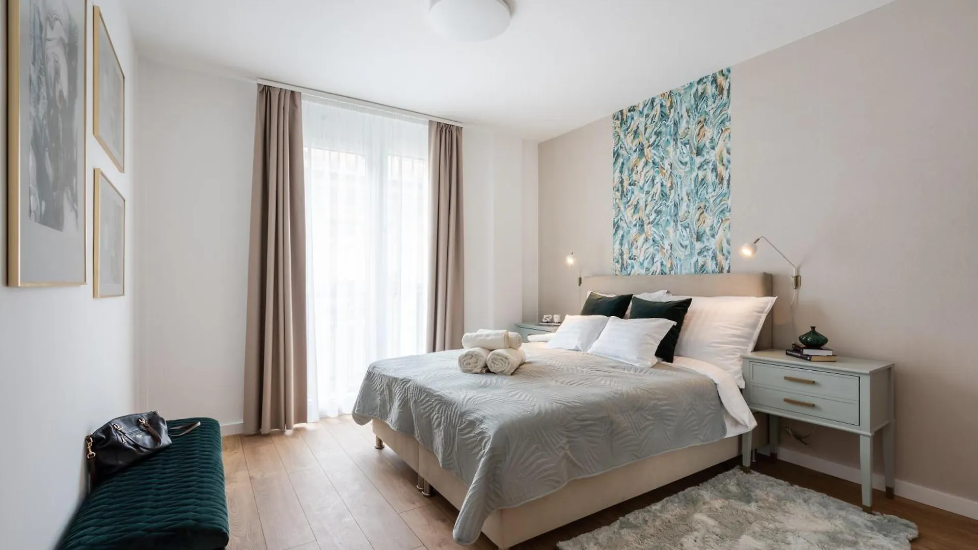 The Rose Garden Apartments Pot- Parking بودابست المجر