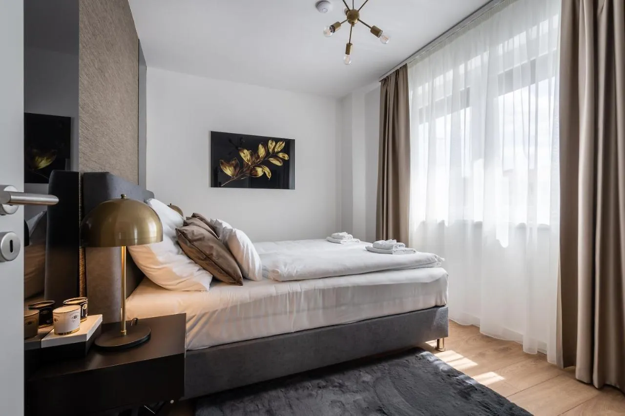 The Rose Garden Apartments Pot- Parking Budapest